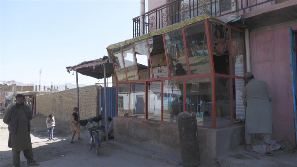 巴基斯坦轟炸阿富汗多座城市　巴基斯坦宣布公開戰爭