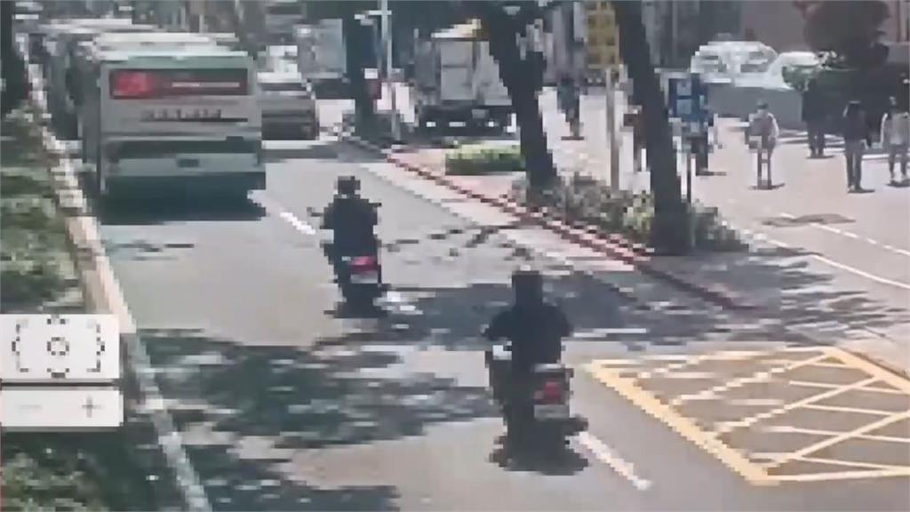 快新聞/台北中午也傳車禍!中山鬧區追撞事故 公車擋風玻璃碎整片