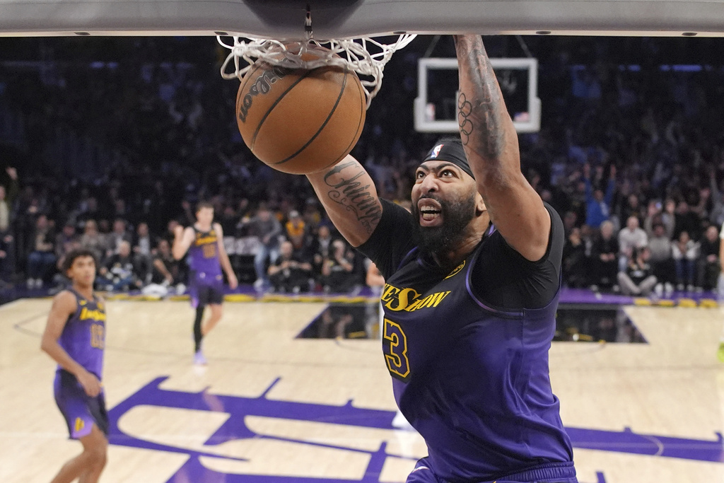 NBA(影)/湖人AD最後2罰失手付代價 2.5秒Wagner砍3分球魔術逆轉勝