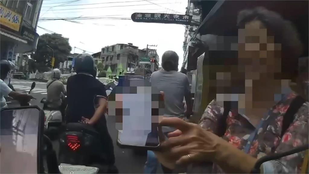 誘騙領包裹收2千作酬勞！　74歲婦人向警問路被揪「車手身分」