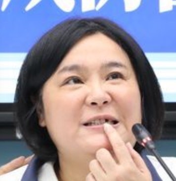 快訊/3分鐘速審《財劃法》!陳玉珍牙齒「整顆」斷掉驚人畫面曝