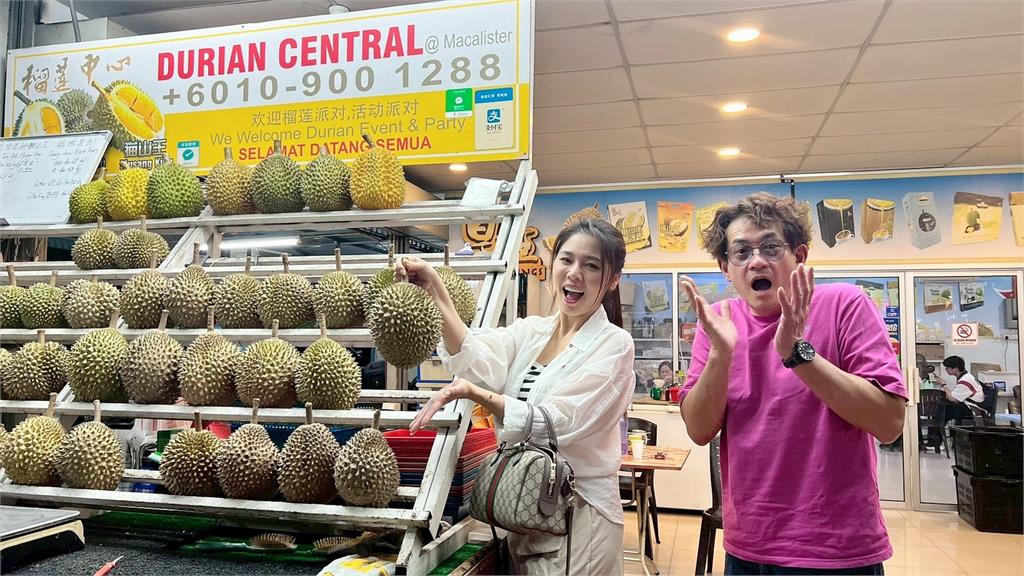 柯叔元、白家綺現身檳城掀暴動！《阿松與阿暖》海外首宣傳 粉絲驚見新造型直呼：超帥