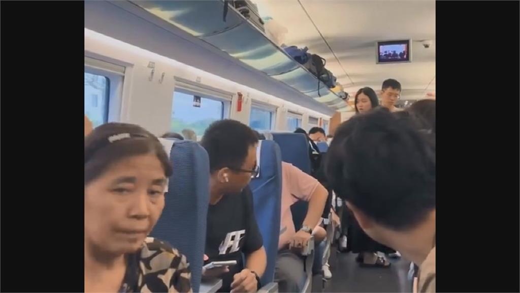不滿幼兒哭鬧5分鐘！中國女高鐵上暴怒　朝家長激動喊「讓他閉嘴」