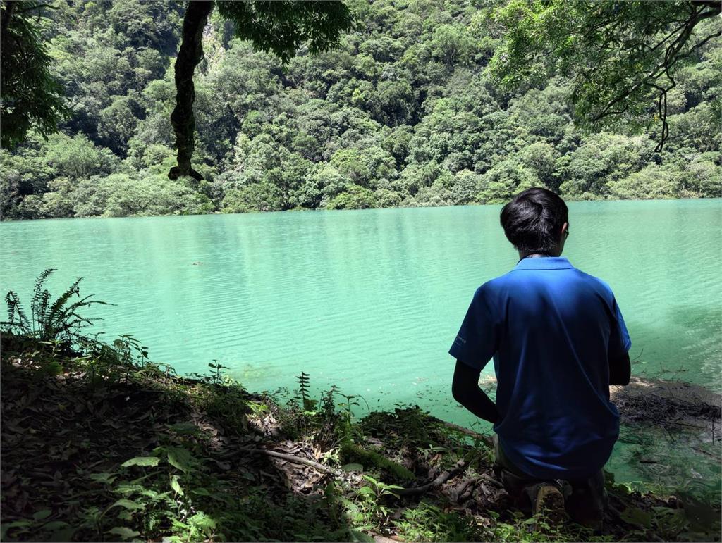 快新聞／強颱巴威逼近！花蓮萬里溪堰塞湖「防溢流」　最新空拍圖曝光