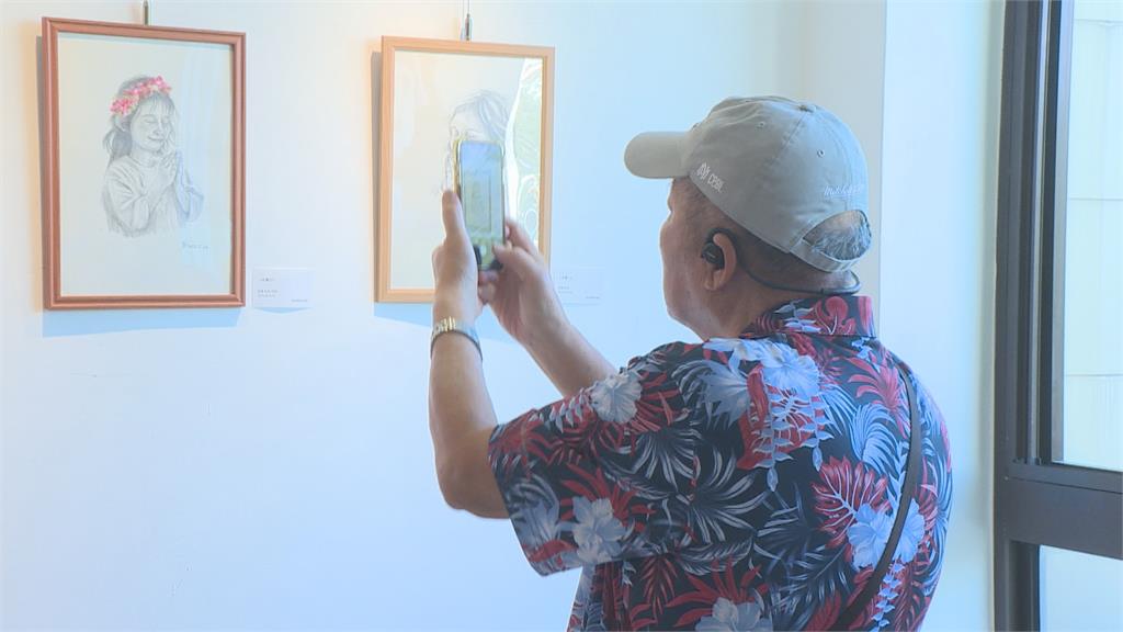 陳尹中天父世界牧師個展開幕 勾勒耶穌畫法細緻傳神