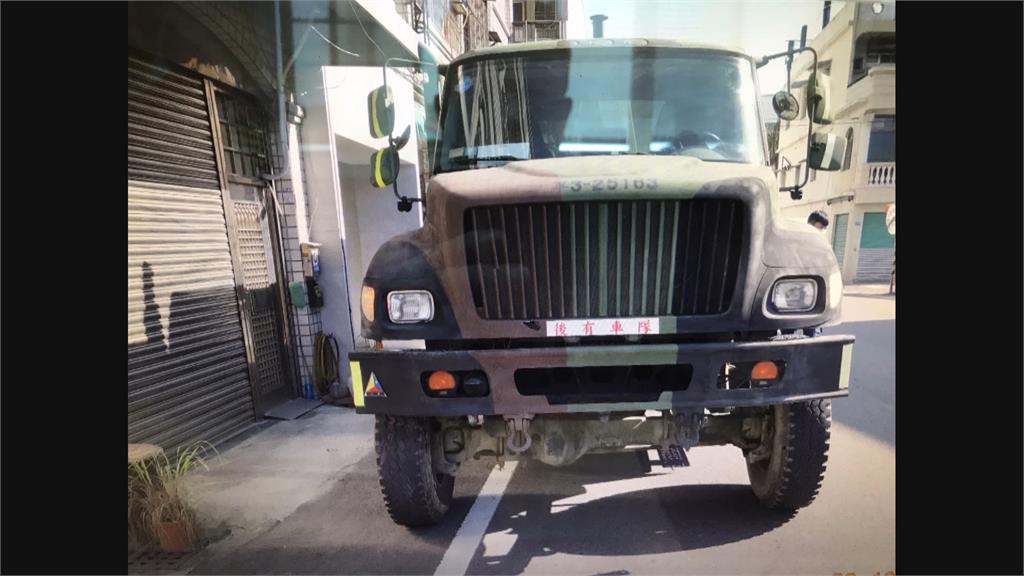 國軍又出事! 八軍團軍卡撞機車 騎士卡車底