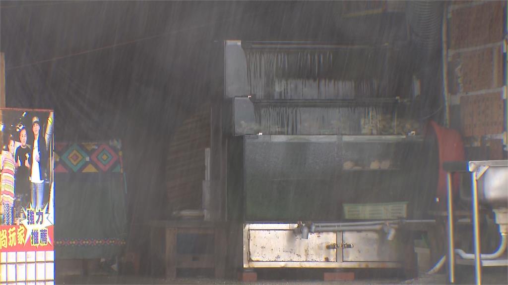 "颱風整備假"蔣推給台大氣象團隊 資料打臉"風雨未達標"