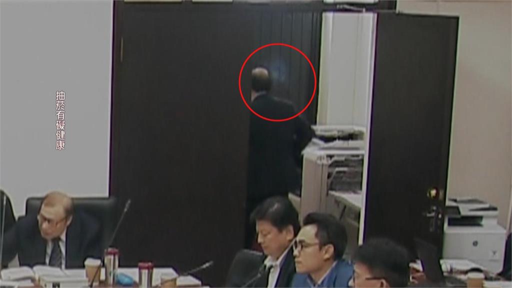 立院抽菸畫面全程直播 柯建銘認錯:不好的示範該罰就罰