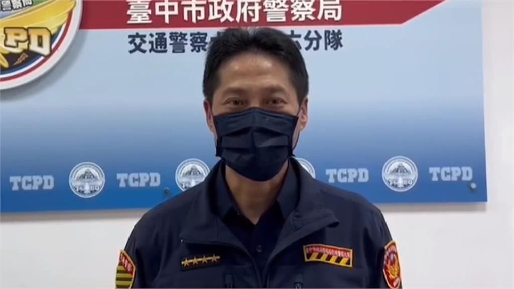 行人疑闖紅燈穿越馬路 機車撞上雙方擦挫傷