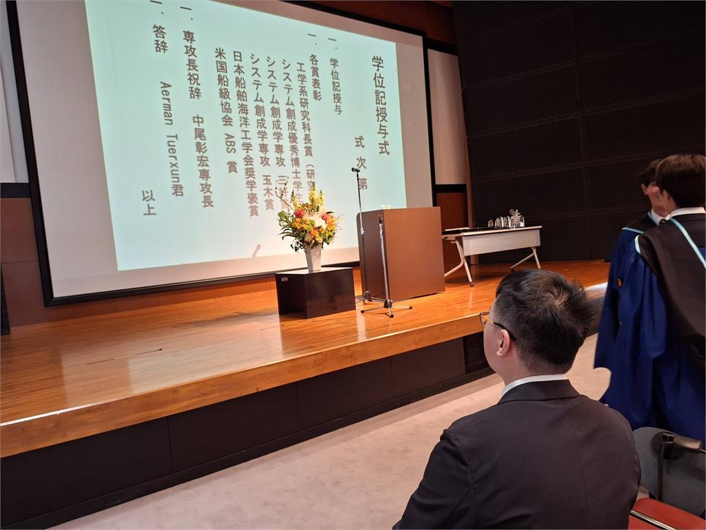 陳佩琪飛去日本「同框柯文哲」現蹤兒子畢典！嗨PO合照：與有榮焉