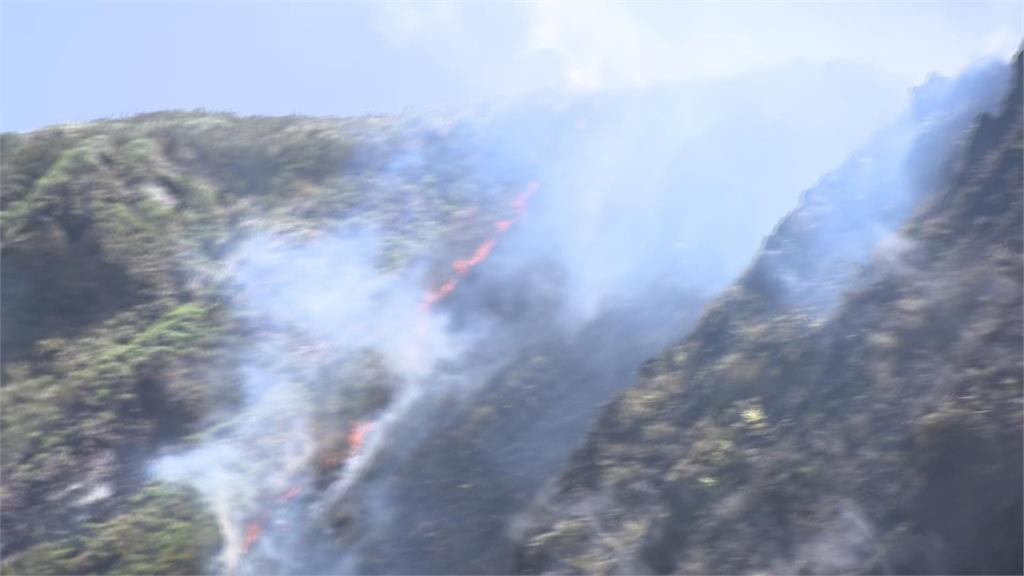 陽明山驚傳火燒山面積50公頃! 空總出動滅火 疑是「這東西」釀禍