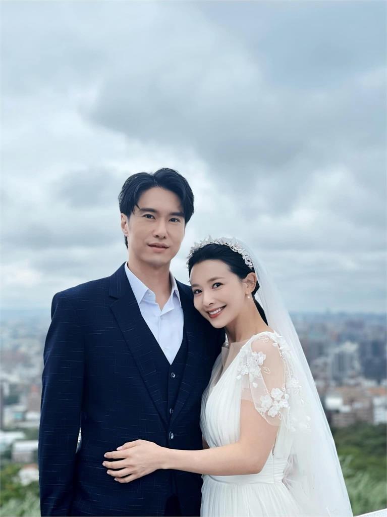 《愛的榮耀》吳婉君崩壞成「暗黑姥姥」!網笑喊:是金鋼狼 吳婉君崩壞成「暗黑姥姥」!網笑喊「是金鋼狼」釣出《愛的榮耀》老公回應
