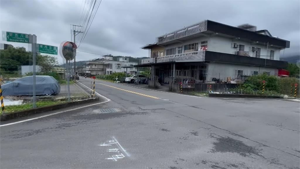 25歲四寶媽載孩上學「撞死82歲婦」　車上幼童都沒安全座椅