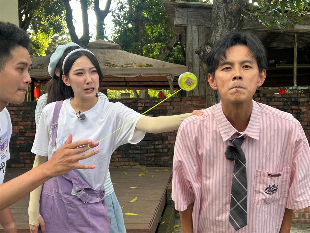 《綜藝新時代》檸檬、李雅英、李晧禎體驗水上芭蕾！變成三人打水表情逐漸失控