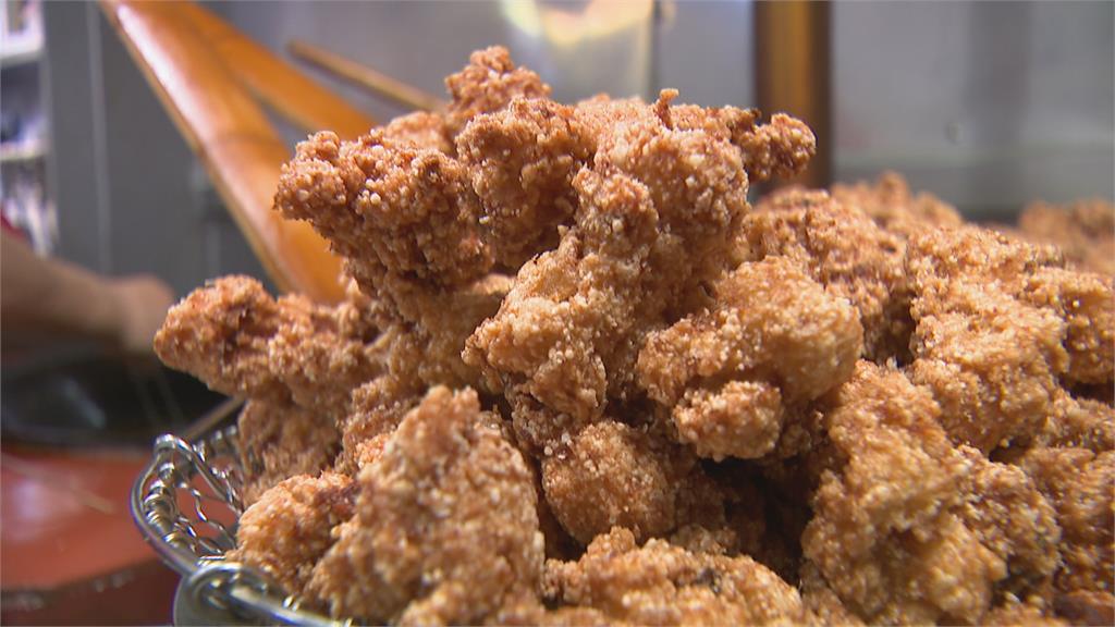 「火城麵」搭配狗母魚酥　蔡英文也聞香下馬