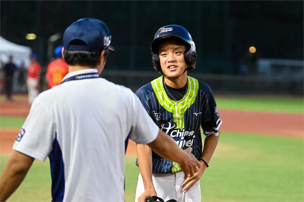 棒球／台灣隊2局狂攻11分逆轉菲律賓收下第2勝！香港爆冷門15：12擊退強敵日本