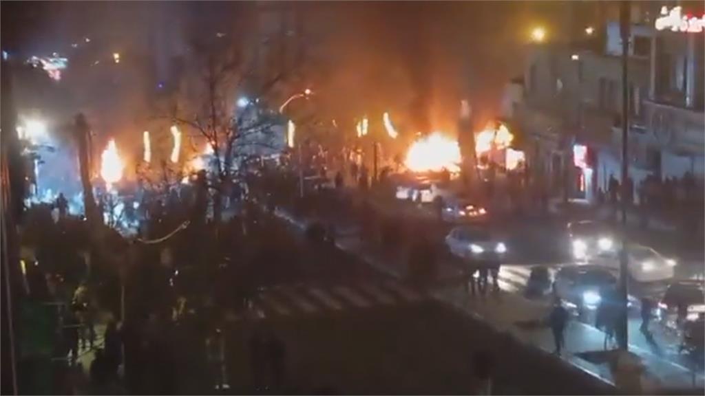 伊朗抗議擴及全境31省！　全國大斷網　川普警告「將付出地獄般的代價」