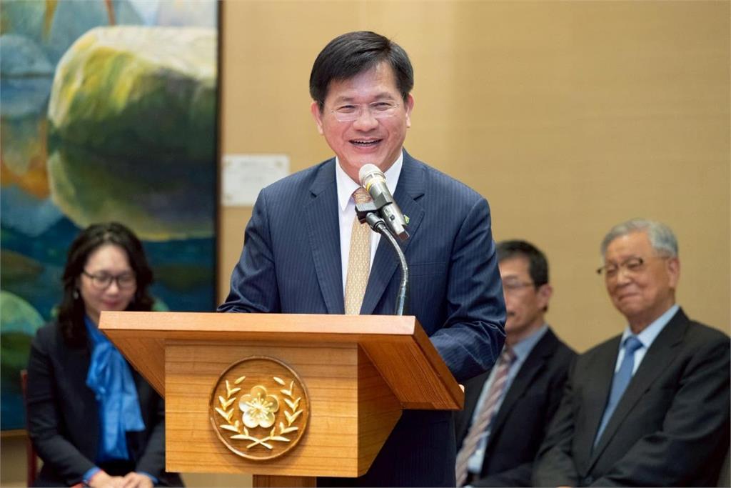 快新聞／接受劉方慈專訪暢談外交　林佳龍細數總合外交成果：台灣正走向世界