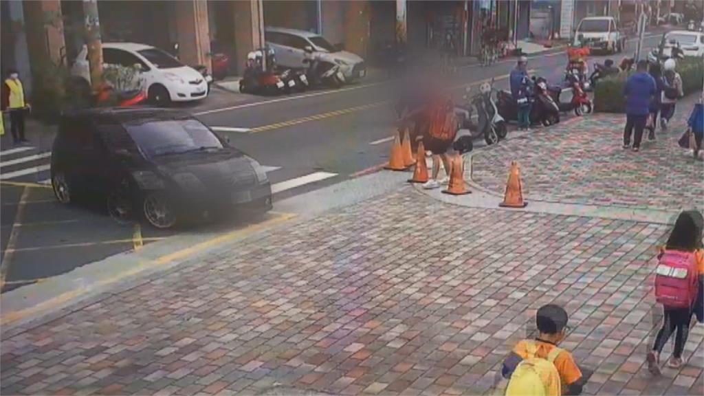 校門口網狀線迴轉遭制止 男子認為「沒違規」怒吼導護