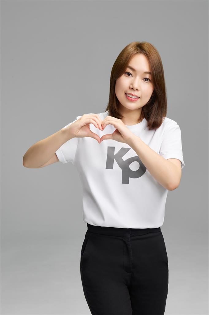 黃國昌帶子弟兵新北發高麗菜 布局新北挨酸「關燈大師」