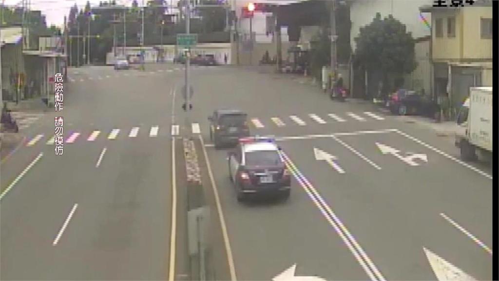 無照男開註銷牌照車拒檢　逆向闖紅燈逃亡挨罰5萬5