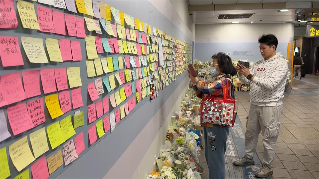 1219案發第7天！　鬧區增派警力「民眾暖遞卡片」替波麗士打氣