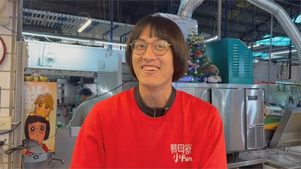 英文彆腳熱情不減！　賣魚哥招待外國客影片爆紅