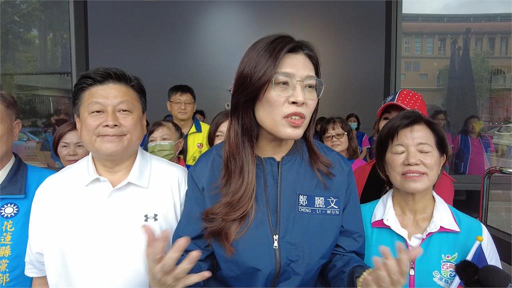 中國網友力捧封「統一女神」鄭麗文:笑一笑就好