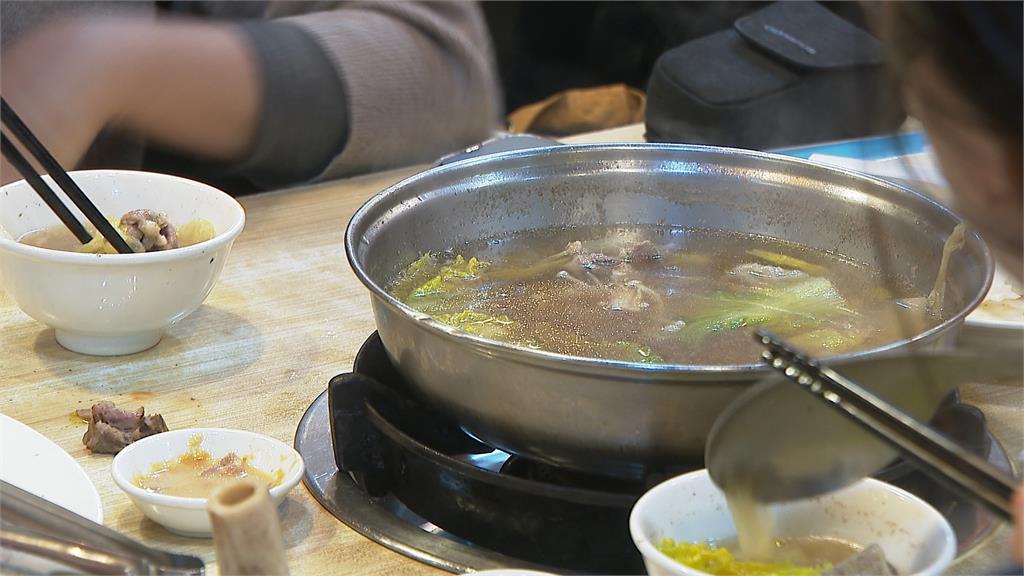 全台急凍！最強寒流報到　羊肉爐、薑母鴨店生意大爆棚