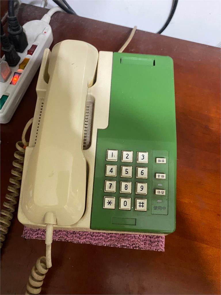 古董電話「服役36年」用不壞　內行一看急喊別丟：停電還能打！