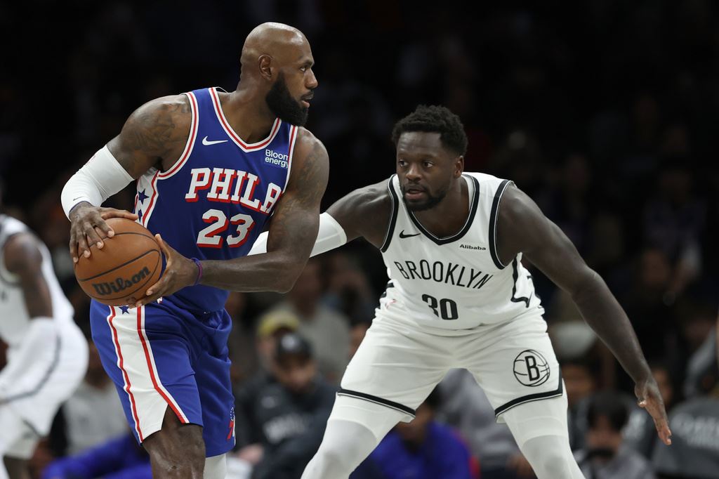 NBA(影)／詹皇七六人熱身賽首度亮相牛刀小試！擔任控球前鋒送出全隊最多助攻