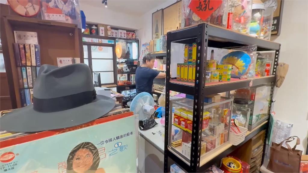 退休五年級生開"柑仔店" 呈現台灣早期生活樣貌