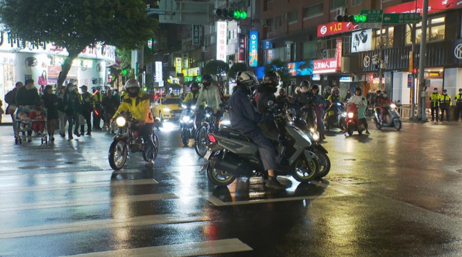 機車族待轉誤觸「這設計」秒吞1800罰單!議員痛批:根本引人入罪