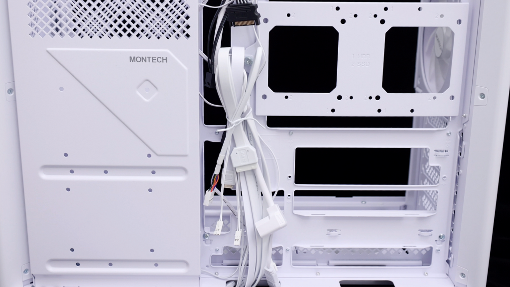MONTECH 翻轉選擇 HS01 Pro 支援 BTF 背插式主機板的玻璃側透機殼