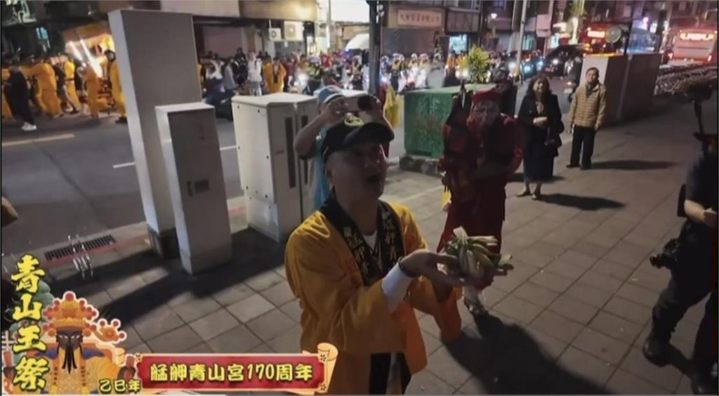 青山王最後一秒現身 聽見孩子生日歌暖心回應