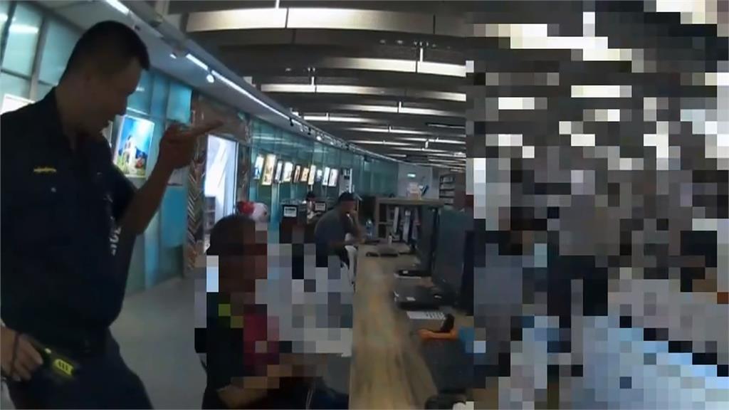 通緝犯大鬧林口圖書館！　「亮刀切水果」遭警驅離怒爆粗口