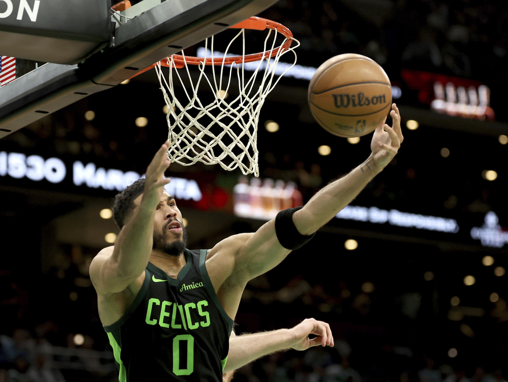 NBA(影)/暴龍虧大了! 昨遭塞爾提克Tatum絕殺 今聯盟證實走步漏判