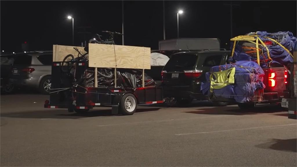 美國耶誕假期掀返鄉潮　搭機切記「別穿亮片衣」