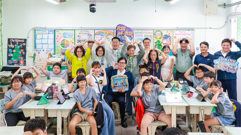 快新聞／砸4.5億拚智慧教育！陳其邁化身「小邁同學」秀高雄成果