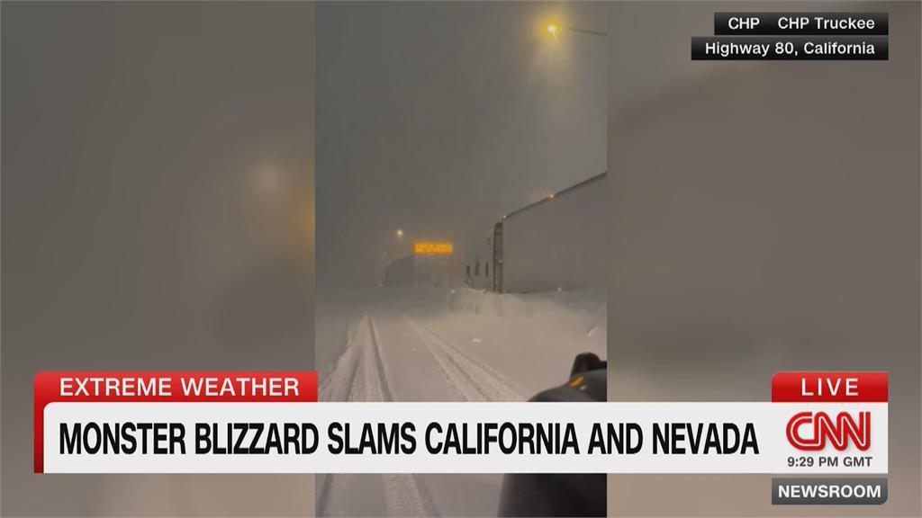 數萬人停電　怪獸級暴風雪席捲美西　北加州一片白茫茫