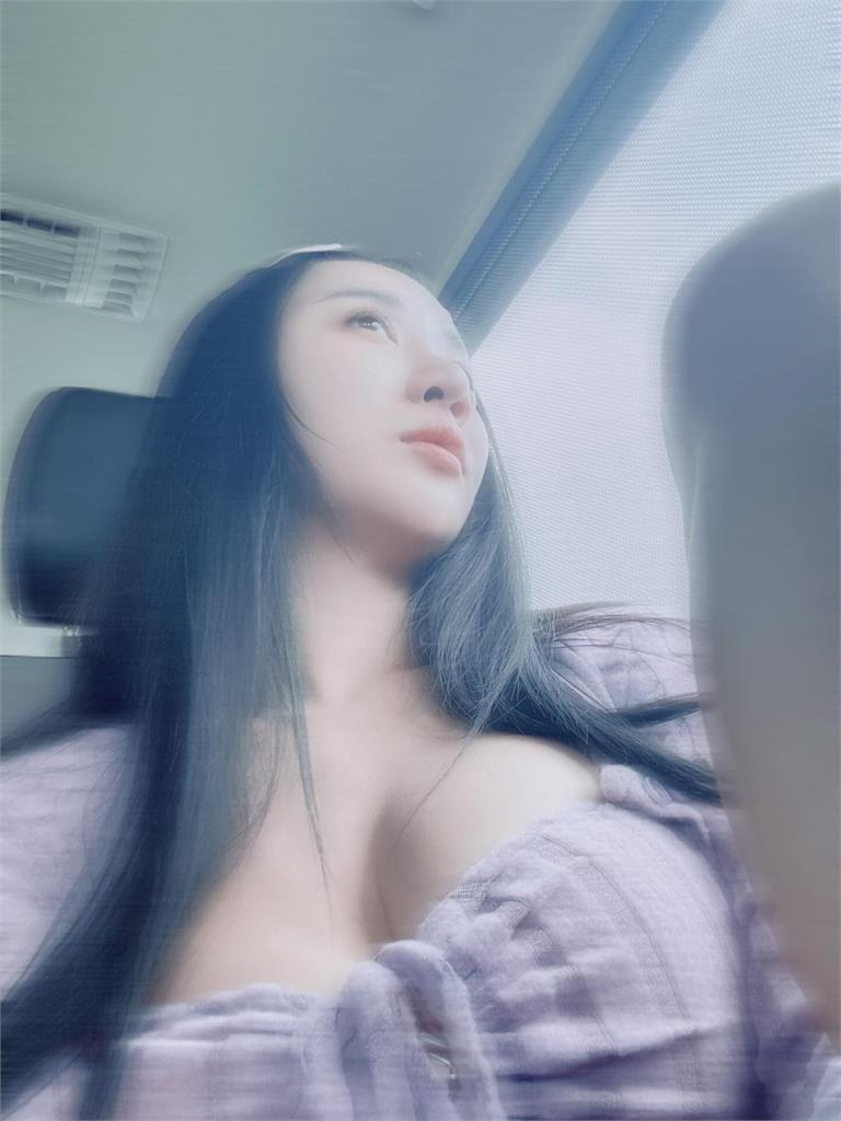 小珍奶不小心「按到大的」!死亡視角曝光「驚見巨山」全網瘋了