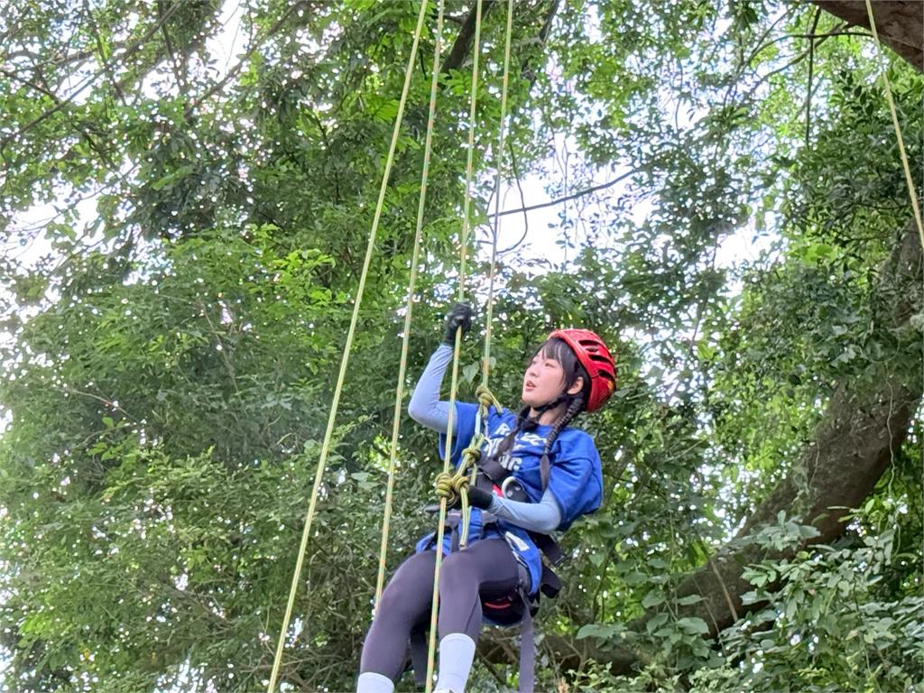 顏曉筠挑戰空中國標超優雅！籃籃挑戰繩索垂降求感情順遂卻卡關淚問「怎麼會這樣」