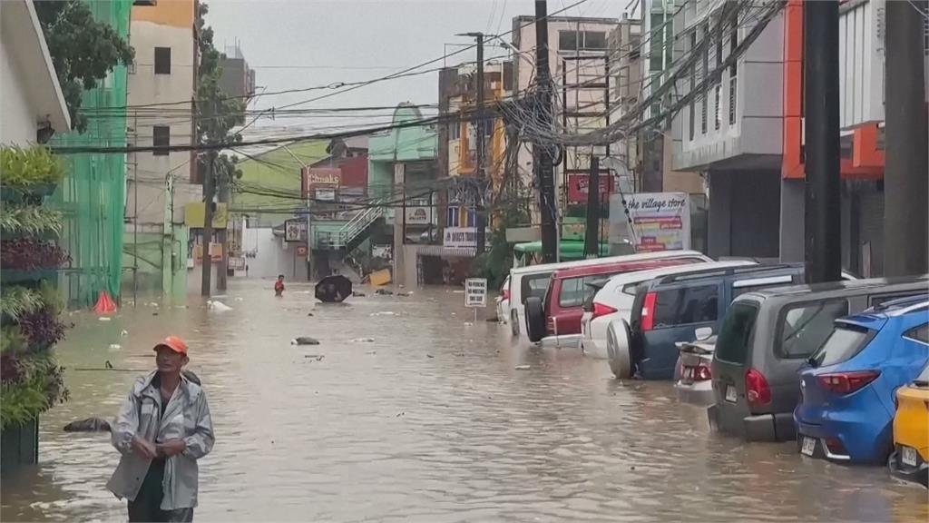 「鳳凰」爆發性增強成超級颱風!菲氣象署警告「這1天」強度達巔峰