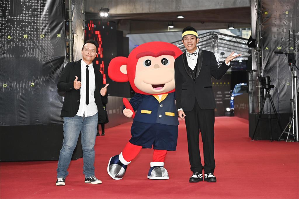金鐘60/紅毯不斷更新!江宏傑脫下運動服「禁慾氣場全開」炸翻全場
