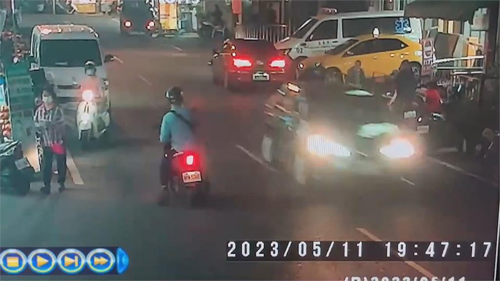 屏東警抓通緝犯遭衝撞「開21槍」　流彈貫穿超商玻璃幸無人傷
