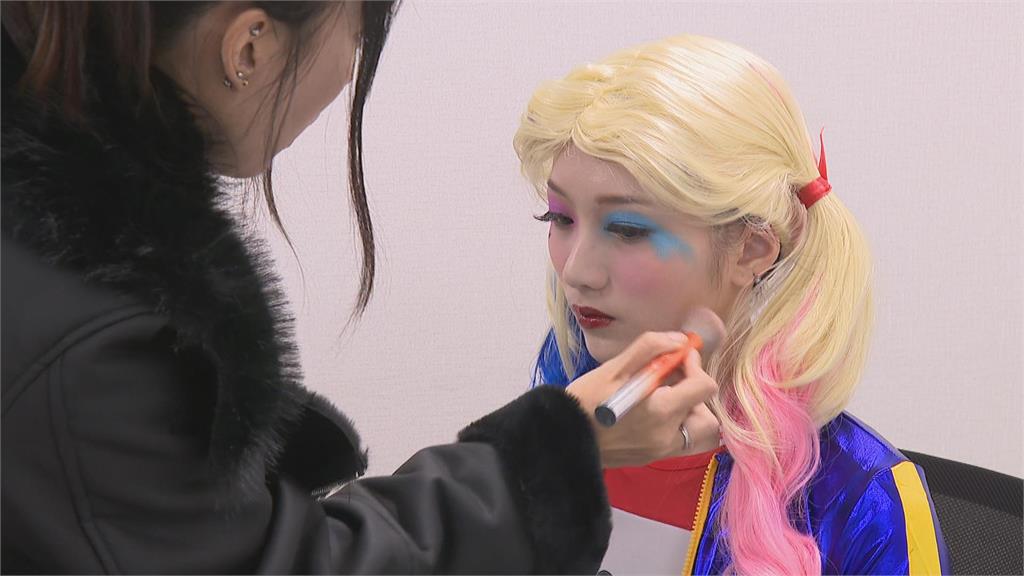 多種英雄角色扮演都難不倒 特效化妝師行業解密