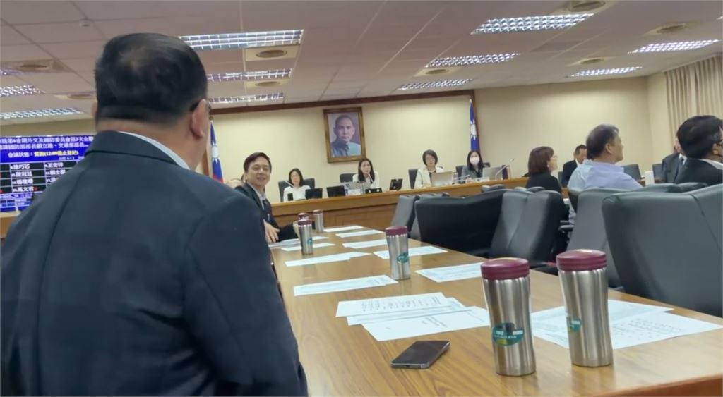徐巧芯主席台大暴走！他列7點親揭「背後動機」開酸：國民黨到底多怕沈伯洋？