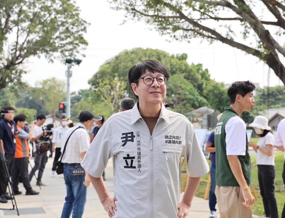 快新聞／柯志恩驚傳「民調慘崩」狂輸20%！賴瑞隆支持率越打越高　原因曝光了