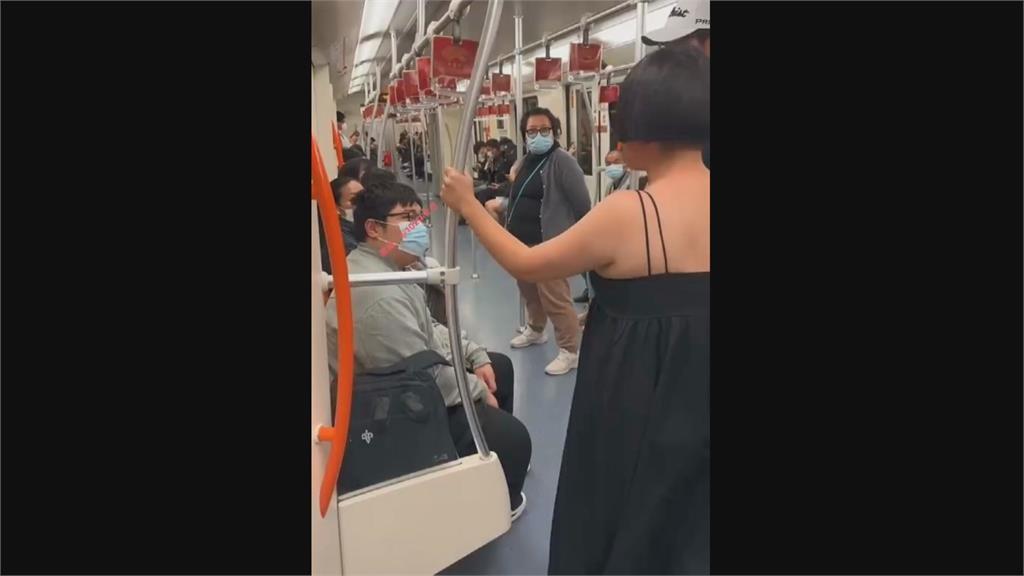 地鐵乘客不讓座！上海孕婦怒斥「聽不到嗎」　網狠批：拒絕道德綁架
