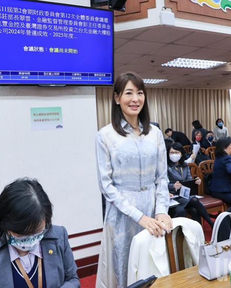賈永婕又被叫去立法院!101員工放大招反擊「端出18萬」驚人行頭曝光